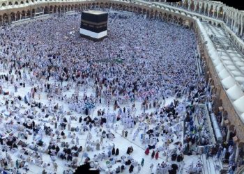 Jemaah haji Indonesia berangkat ke tanah suci