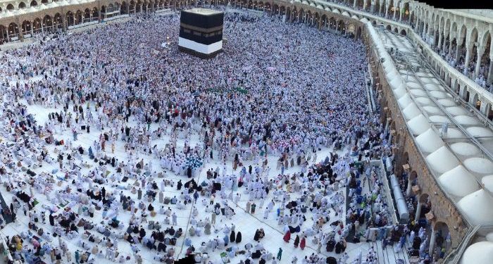 Jemaah haji Indonesia berangkat ke tanah suci