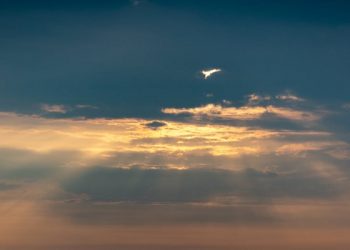 Kebaikan Seorang Anak Dapat Memberi Manfaat untuk Orangtuanya yang Sudah Tiada