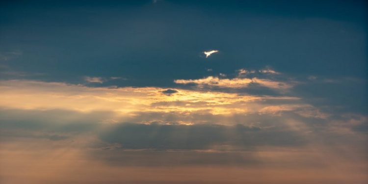 Kebaikan Seorang Anak Dapat Memberi Manfaat untuk Orangtuanya yang Sudah Tiada