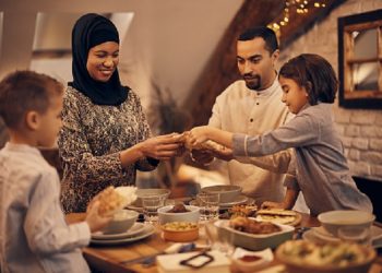 Kemuliaan Besar Menjadi Ayah dan Ibu