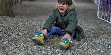 Perbedaan Tantrum dan Meltdown, Serupa tapi Tak Sama