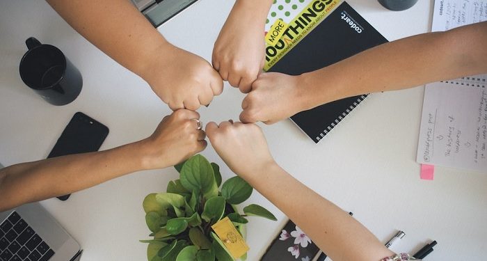 Saling Bekerjasama dan Saling Bersinergi