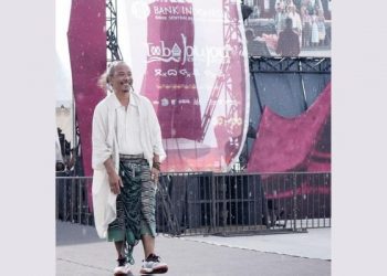 Ali Charisma Mempersembahkan Koleksi Spring Summer 2024 dan Workshop Pada Event Toba Jou Jou