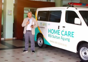 BSI dan BSI Maslahat Serahkan Mobil Home Care Kepada RS Unissula Semarang