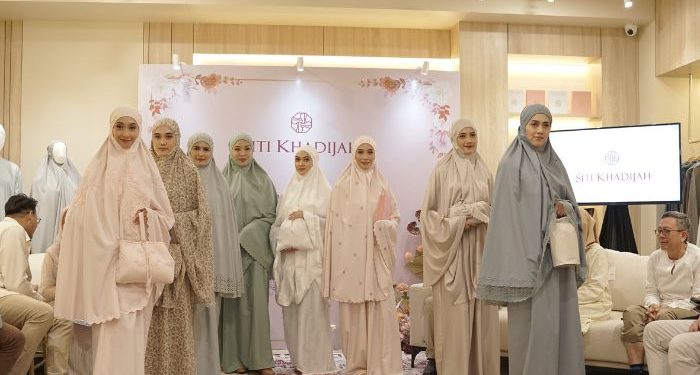 Sukses di Malaysia, Siti Khadijah Resmi Buka Butik Khusus Mukena Premium Pertama di Indonesia 