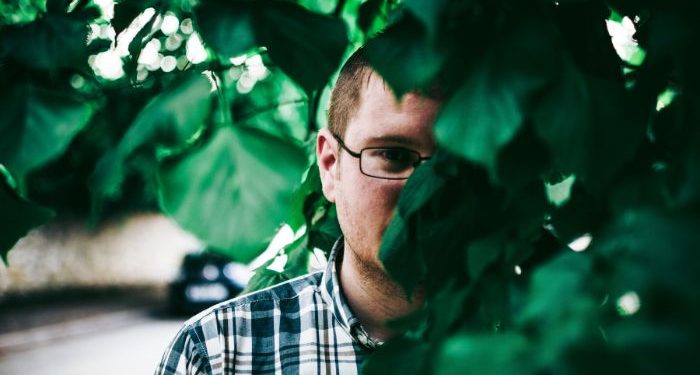 Memiliki amalan shalih yang disembunyikan