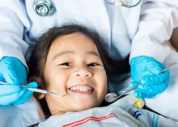 Tips Agar Anak-Anak Tidak Takut Pergi ke Dokter Gigi