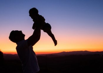 Sifat yang Menambah Kemuliaan Suami