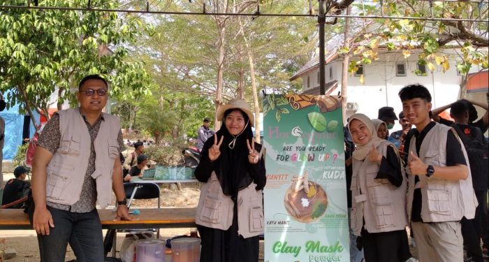 Mahasiswa Universitas Teknologi Sumbawa Produksi Masker Organik dari Susu Kuda Liar
