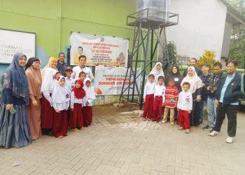 Rumah Zakat Sulawesi Selatan Serahkan Bantuan Sumber Air Bersih ke MI Al Fathanah Makassar