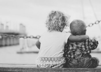 Membangun Bonding Kakak-Beradik yang Memiliki Karakter Berbeda Satu Sama Lain