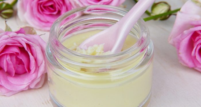 Eksfoliator Bisa Mengandung Bahan Haram Juga, Yuk Kenali Titik Kritisnya