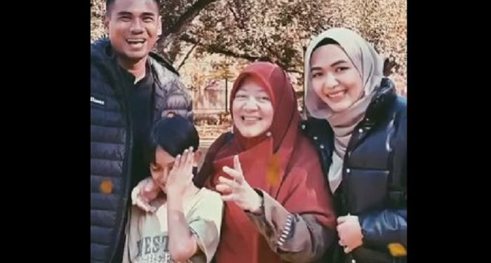 Mempesantrenkan Keluarga