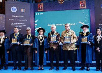 PARAGON Technology and Innovation (Paragon), perusahaan kosmetik nasional terbesar yang menjadi pionir produk halal di Indonesia, mendapatkan penghargaan tertinggi Institut Teknologi Bandung (ITB), Ganesa Widya Jasa Adiutama atas prestasi dan jasanya dalam melaksanakan kegiatan pengembangan Ilmu Pengetahuan dan Teknologi (IPTEK) di tingkat nasional.
