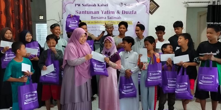 Gemakan Syiar Muharam, Salimah Kalsel Santuni Yatim dan Duafa