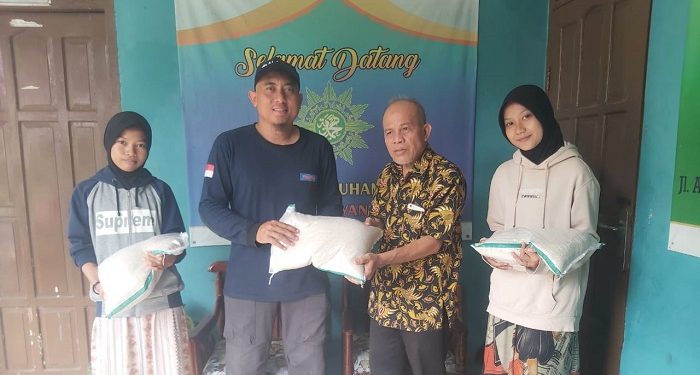 Bahagiakan Yatim dan Mualaf, LAZ Al Azhar Salurkan Fidyah di Wilayah Depok dan Tangsel