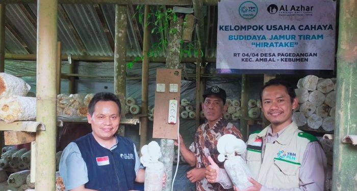 LAZ Al Azhar Cilacap dan YBM PLN Berdayakan Warga Lewat Budidaya Jamur Tiram