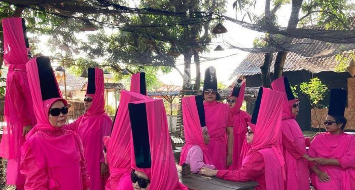 Penampilan Unik Grup Musik Motherband Asal Majalengka, Personilnya Ibu-ibu Nasabah Bank Keliling