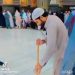 Viral Video Pemain Kriket Pakistan Membersihkan Lantai Masjidil Haram