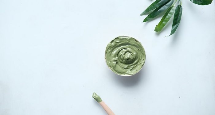 Masker Tanah Liat Bantu Hilangkan Bekas Jerawat