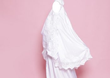 Pakai Mukena Tipis untuk Shalat, Sahkah?