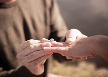 Memahami Larangan Tidak Meminang Wanita yang Sudah Dilamar