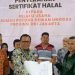 Tumbuhkan Ekosistem Halal Mulai dari Hulu, LPPOM MUI Serahkan Sertifikat Halal kepada Pelaku Usaha Rumah Potong Hewan Unggas Provinsi DKI Jakarta