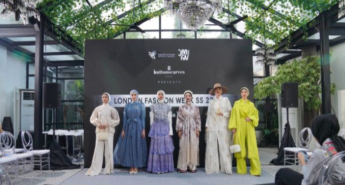 Buttonscarves Beauty Dukung Perancang Modest Fashion Indonesia di London Fashion Week Spring Summer 2023/2024