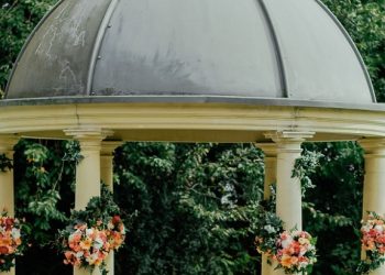 Menghormati Adat Pernikahan yang Sesuai dengan Syariat