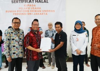 Pemda DKI Serahkan Sertifikat Halal kepada 1.075 UMKM DKI Jakarta