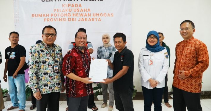 Pemda DKI Serahkan Sertifikat Halal kepada 1.075 UMKM DKI Jakarta