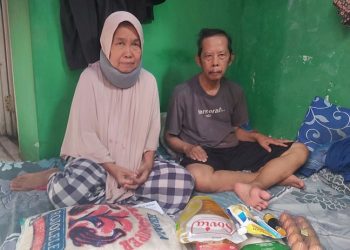 LAZ Al Azhar Kirimkan Bantuan untuk Lansia Pejuang Penyakit Parkinson dan Cedera Leher