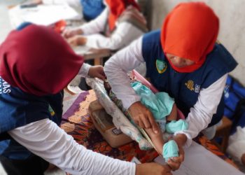 Cegah Stunting, LAZNAS Dewan Dakwah Berikan Kesehatan Gratis di Kampung Setu Bekasi