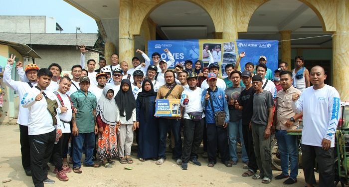 LAZ Al Azhar Gowes Bareng Sambil Salurkan Modal Usaha untuk UKM di Bogor