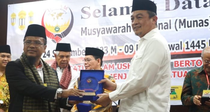 Hadiri Munas Dai Rantau Minang, Ini Pesan dan Harapan KH Bachtiar Nasir