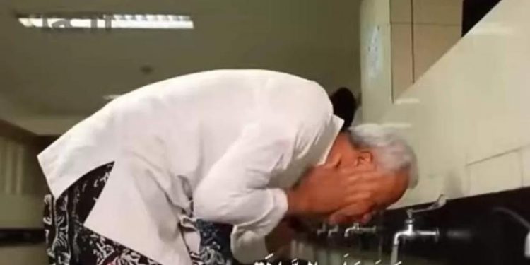 KPI Seru Lembaga Penyiaran Tak Siarkan Azan Ganjar Lagi