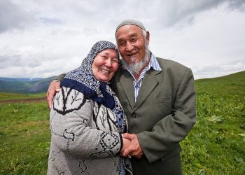 Manfaat Bercanda Suami Istri