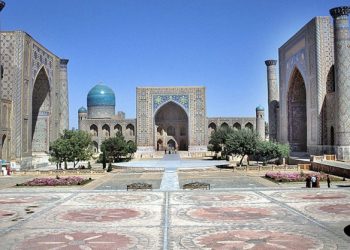 Berkunjung ke Registan Square Samarkand