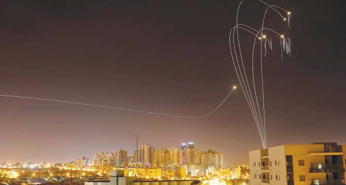 Sebuah Analisis: Alasan Rudal Iron Dome Israel Berhasil Ditembus oleh Pasukan Hamas