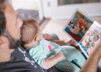 7 Manfaat Bercerita untuk Perkembangan Anak