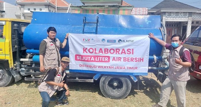 LAZ Al Azhar dan FOZ Jatim Lakukan Aksi Kolaborasi Sejuta Liter Air Bersih