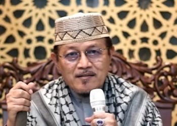 KH Ahmad Zahro Serukan Umat Baca Shalawat Asygil