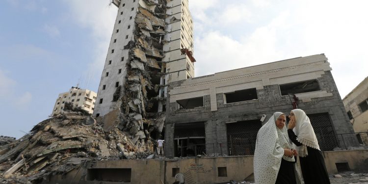 Tanpa Pasokan Makanan, Gas, Listrik, dan Air