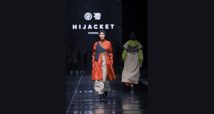Hijacket: Membangun Sejarah sebagai Pelopor Jaket Hijab di Jakarta Modest Fashion Week dengan Keanggunan dan Ketenangan Spiritual