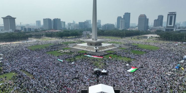 Dua Juta Massa Hadiri Aksi Bela Palestina di Monas