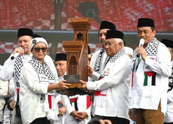 Apresiasi untuk Menlu Retno