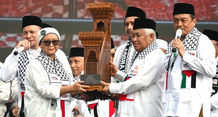 Apresiasi untuk Menlu Retno