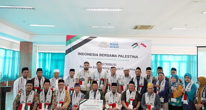 Dewan Dakwah Serahkan Bantuan 2 Miliar Rupiah untuk Palestina