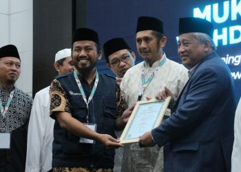 Wahdah Islamiyah Luncurkan Program Wakaf Uang Bersama Ketua BWI di Arena Mukernas